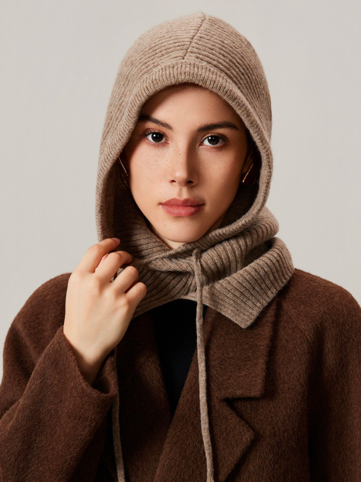 Cagoule en laine premium, bonnet balaclava femme hiver, cagoule tricotée douce, cache - cou chaud, capuche ajustable, modèle Sapharina - Écharpe - Gris