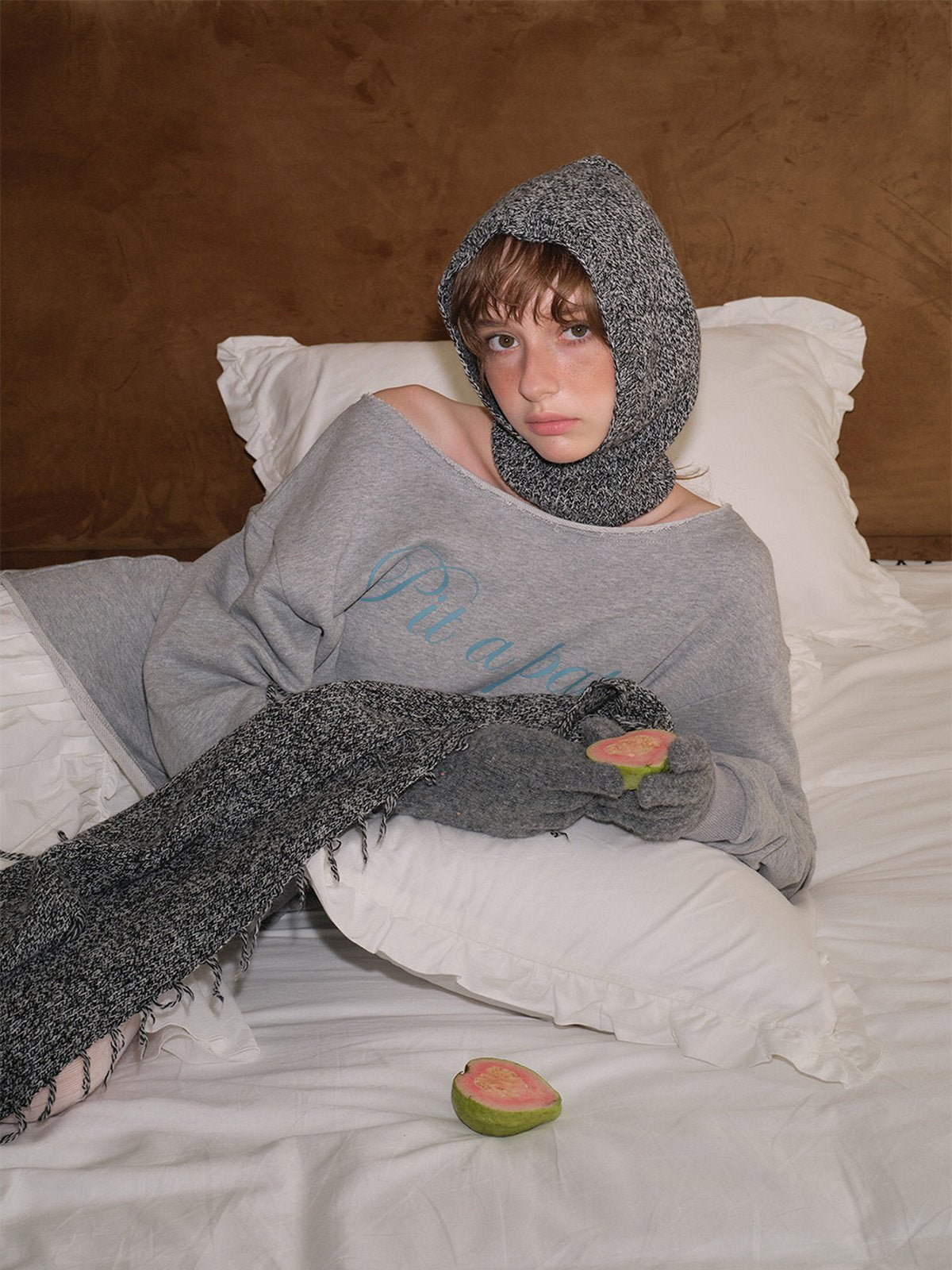 Cagoule tricotée laine et nylon, douce et chaude, bonnet balaclava hiver, design mixte, style streetwear, protection vent et froid, modèle Esmie - Écharpe - Gris