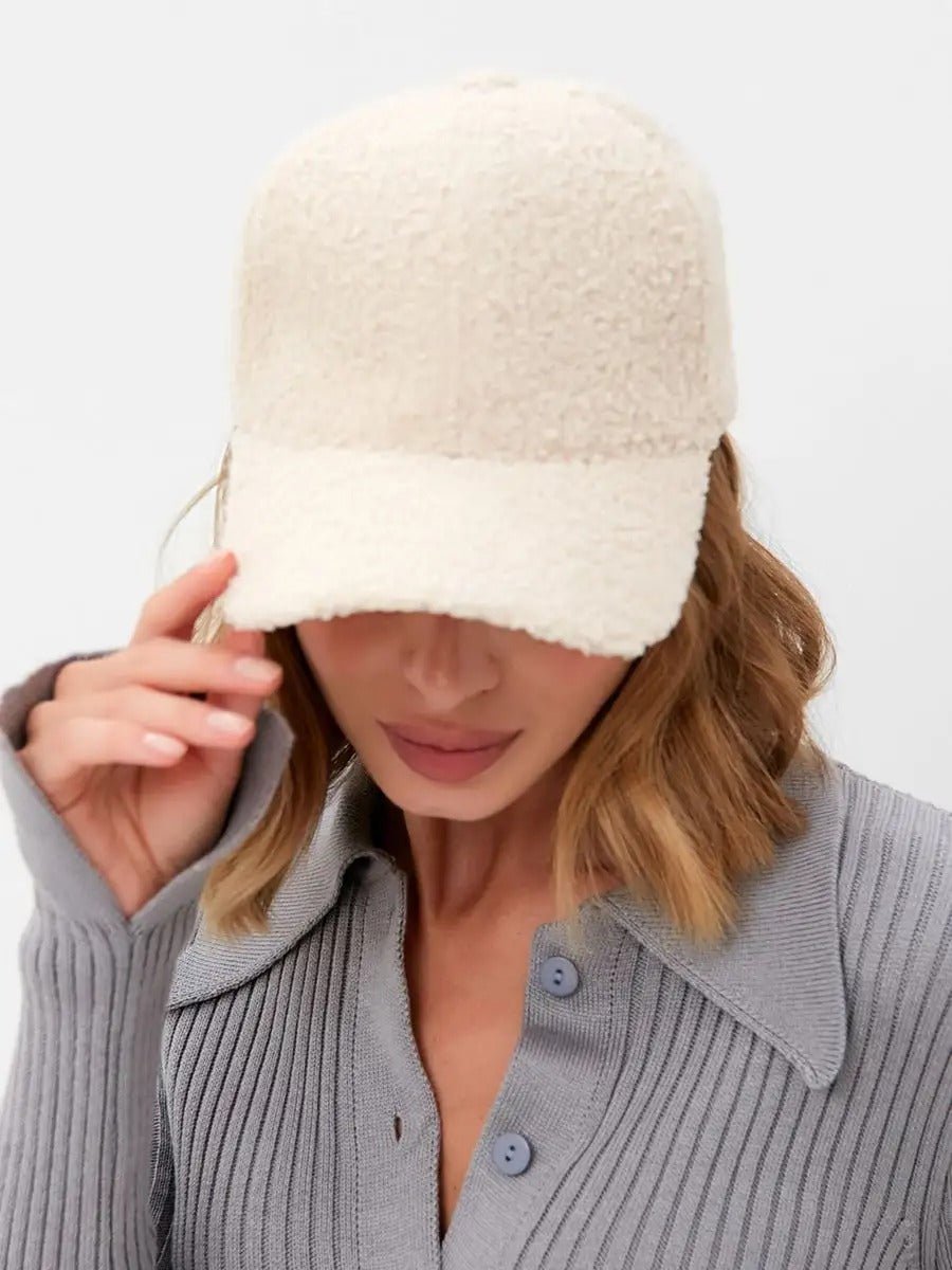 Casquette bouclette mouton, ajustable chaude, polaire, douce peluche à moumoute, modèle Mona - Casquette - Blanc crème
