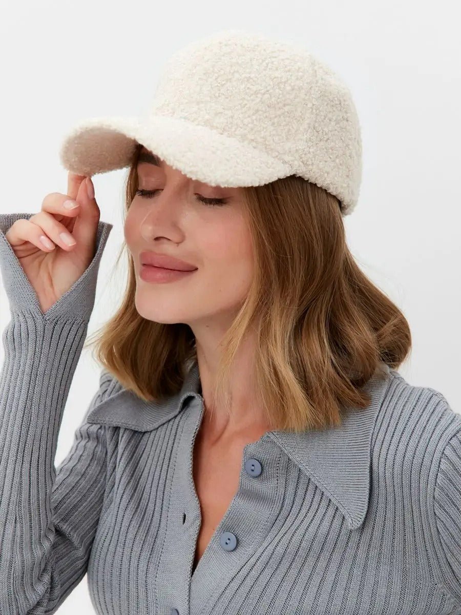 Casquette bouclette mouton, ajustable chaude, polaire, douce peluche à moumoute, modèle Mona - Casquette - Blanc crème