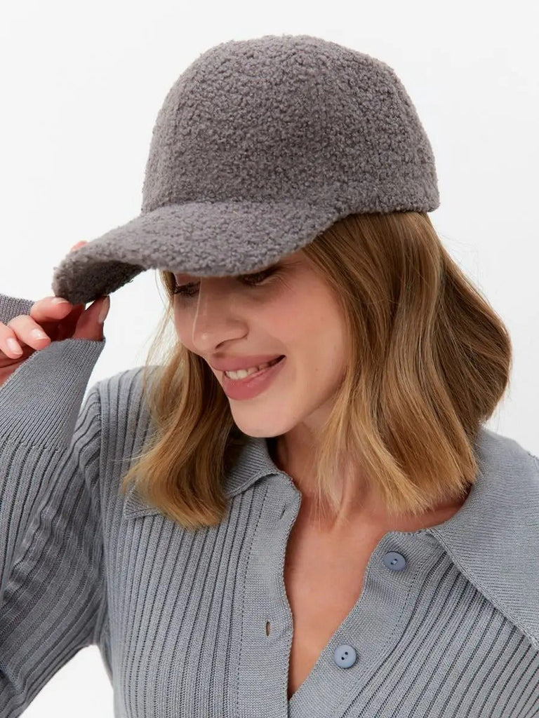 Casquette bouclette mouton, ajustable chaude, polaire, douce peluche à moumoute, modèle Mona - Casquette - Gris