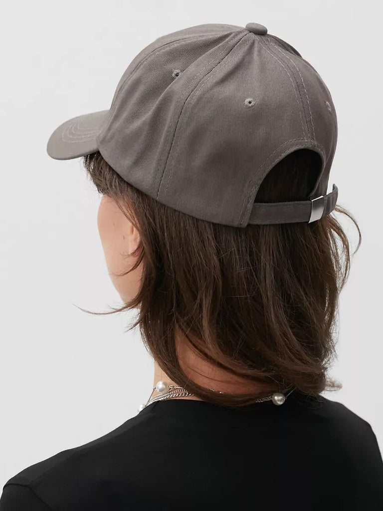 Casquette HEART brodée, coton respirant, visière courbée, ajustable, style urbain, modèle Hermi - Casquette - Gris