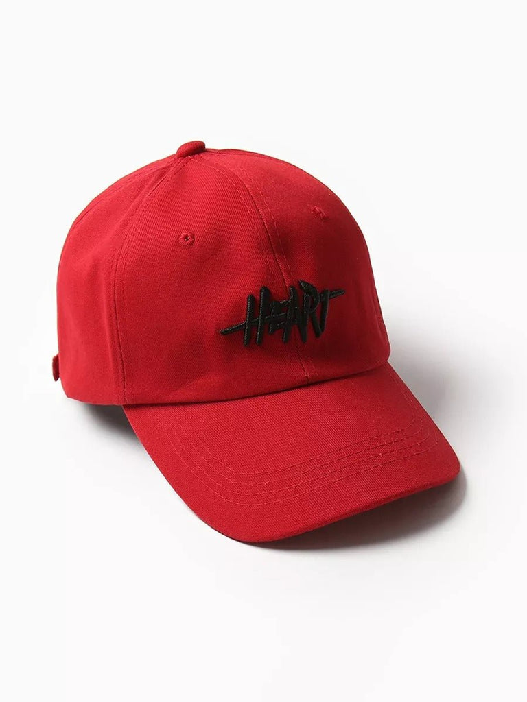 Casquette HEART brodée, coton respirant, visière courbée, ajustable, style urbain, modèle Hermi - Casquette - Rouge