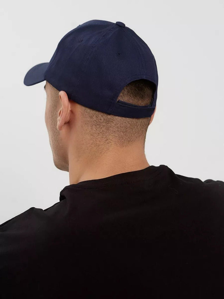Casquette unie colorée, à visière courbée, réglable, au polyester respirant, look minimal, modèle Gaby - Casquette - Bleu marine