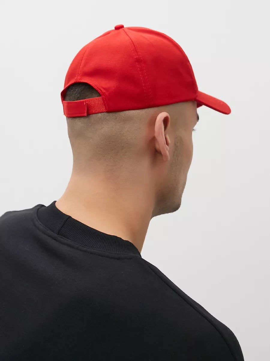Casquette unie colorée, à visière courbée, réglable, au polyester respirant, look minimal, modèle Gaby - Casquette - Rouge
