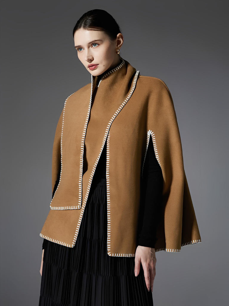 Châle camel double face, couture contrastée blanche, cape chaude automne hiver, style européen, douceur enveloppante, design minimal, grande taille confortable, modèle Soline - Châle - Camel