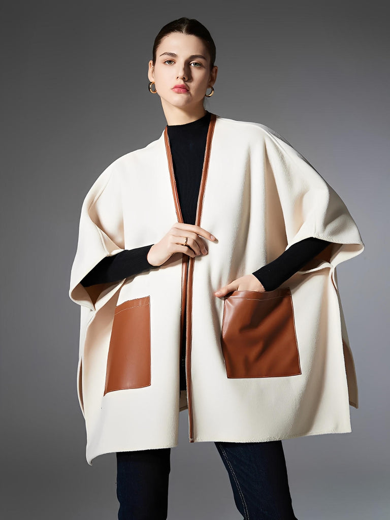 Châle femme, cape mi - saison, châle à poches simili, poncho chaud, manteau sans manches, cape beige chic, châle automne hiver, poncho oversize, châle doux, cape ample, modèle Tarisse - Châle - Beige