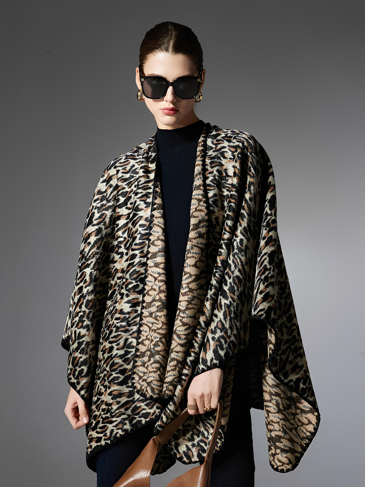Châle léopard, châle femme hiver, poncho chaud, cape à motif animal, châle doux et enveloppant, modèle Gastine - Châle - Beige