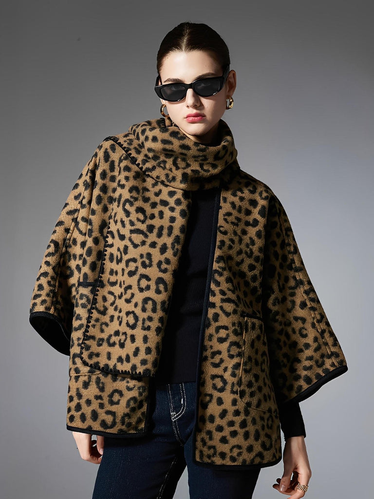 Châle léopard femme, châle chaud hiver, châle doux imprimé animal, cape large à poches, châle avec écharpe intégrée, modèle Candice - Châle - Camel