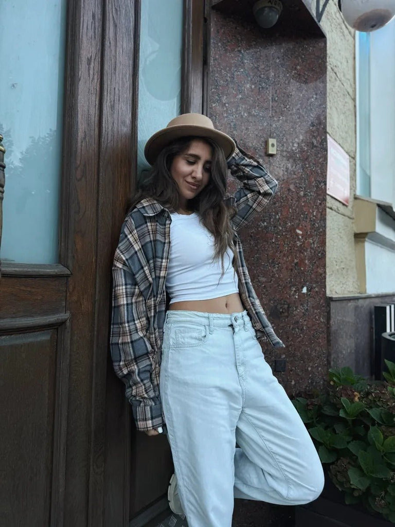 Chapeau feutre femme, rétro, accessoire mode automne hiver, couvre - chef plat à bord court, style vintage à ruban, modèle Ogana - Chapeau de paille - Beige