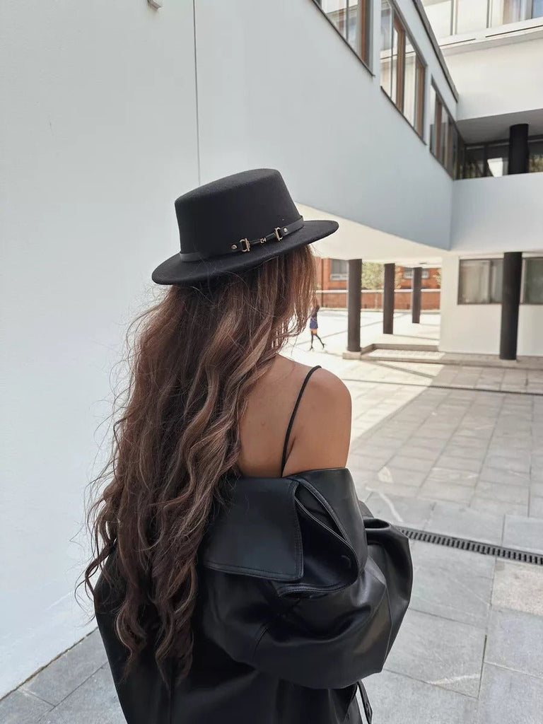 Chapeau feutre femme, rétro, accessoire mode automne hiver, couvre - chef plat à bord court, style vintage à ruban, modèle Ogana - Chapeau de paille - Noir