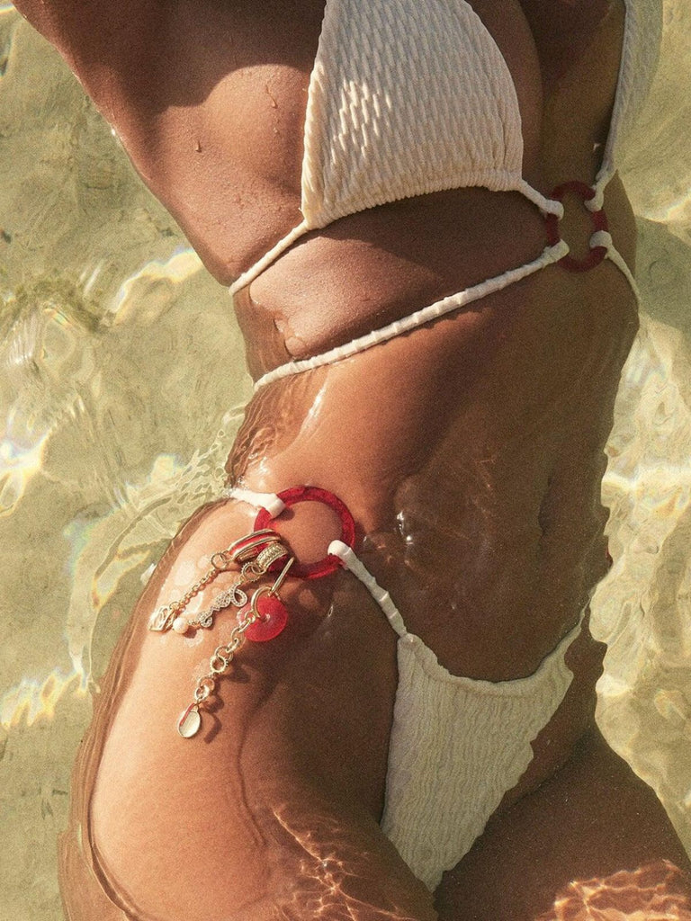 Charm bikini, pendentif agate rouge, bijou waterproof, acier inoxydable doré, accessoire de plage, modèle Maribel - charms - 
