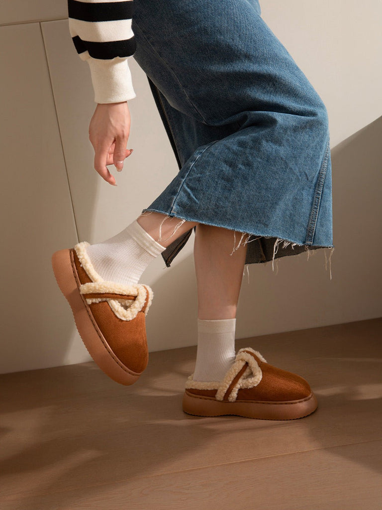 Chaussons d’hiver fourrés, mules chaudes femme, pantoufles intérieures confortables, semelle antidérapante, doublure peluche douce, style moderne, modèle Sicka - Chaussons - Camel XXS