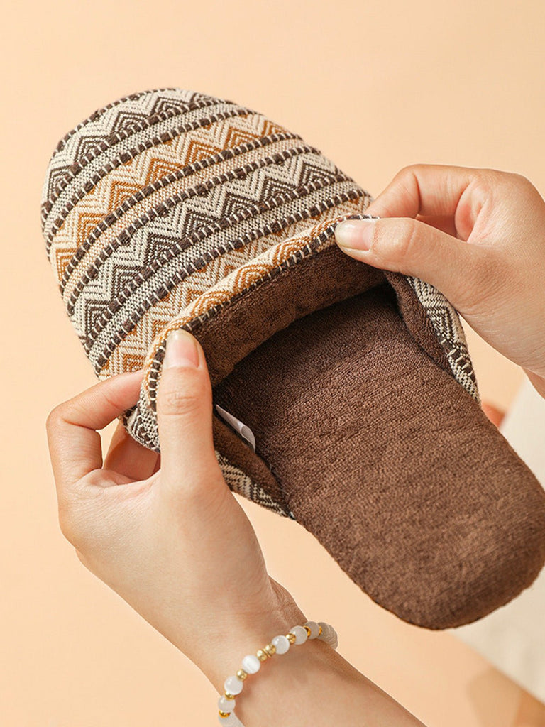 Chaussons d’intérieur coton, semelle souple antidérapante, confort thermique toutes saisons, chaussons unisexe, style maison cosy, modèle Cirmus - Chaussons - Marron XXS