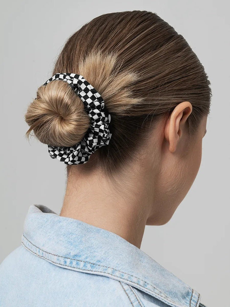 Chouchou cheveux femme, chouchou tissu noir blanc, élastique cheveux large, accessoire coiffure tendance, lot 3 scrunchies, modèle Wenzie - Chouchou - Blanc et noir