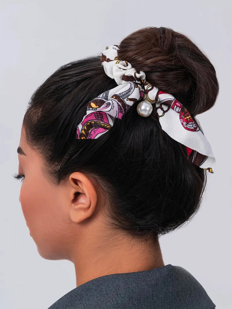Chouchou cheveux satin, chouchou avec perle, élastique cheveux foulard, chouchou ruban décoratif, accessoire coiffure femme, modèle Chauma - Chouchou - Multicolore