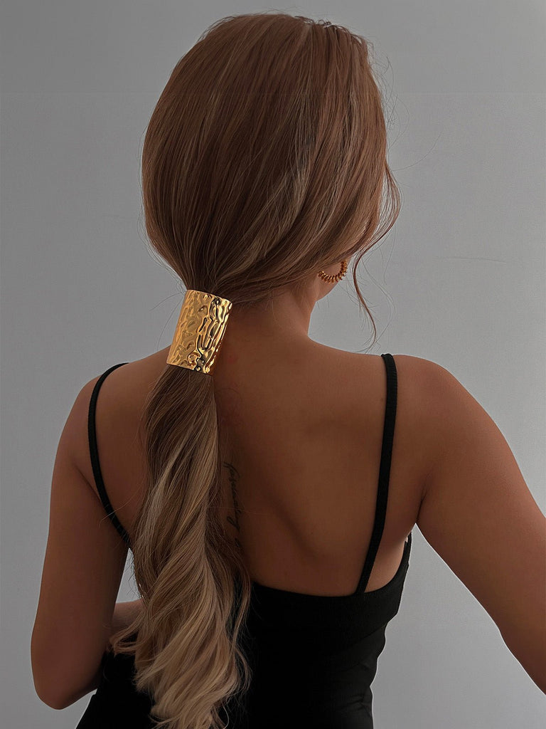 Chouchou métal doré, chouchou argenté, accessoire cheveux femme, attache queue basse, style minimaliste chic, élastique cheveux rigide, look moderne, modèle Térénice - Chouchou - Or