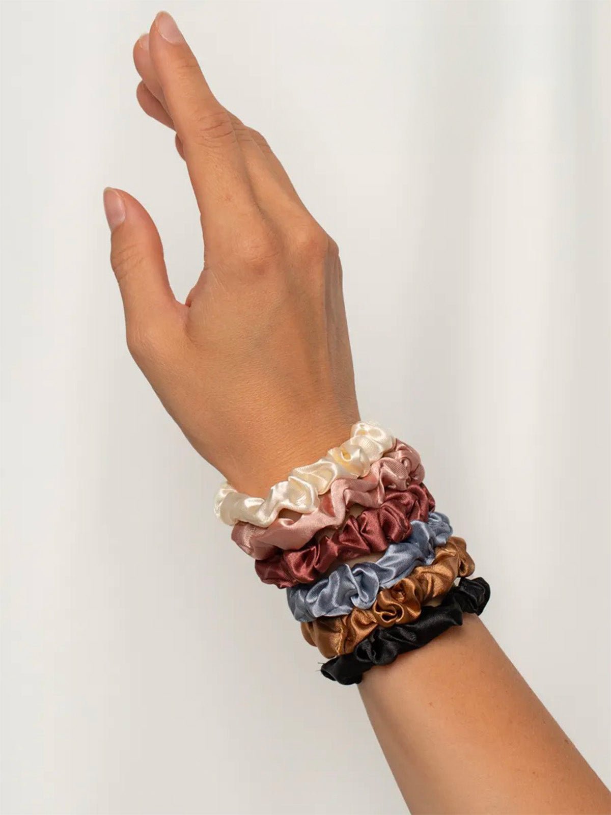 Chouchous cheveux satin, élastique cheveux femme, lot chouchous colorés, accessoire coiffure, attache cheveux doux, modèle Osiris - Chouchou - Multicolore