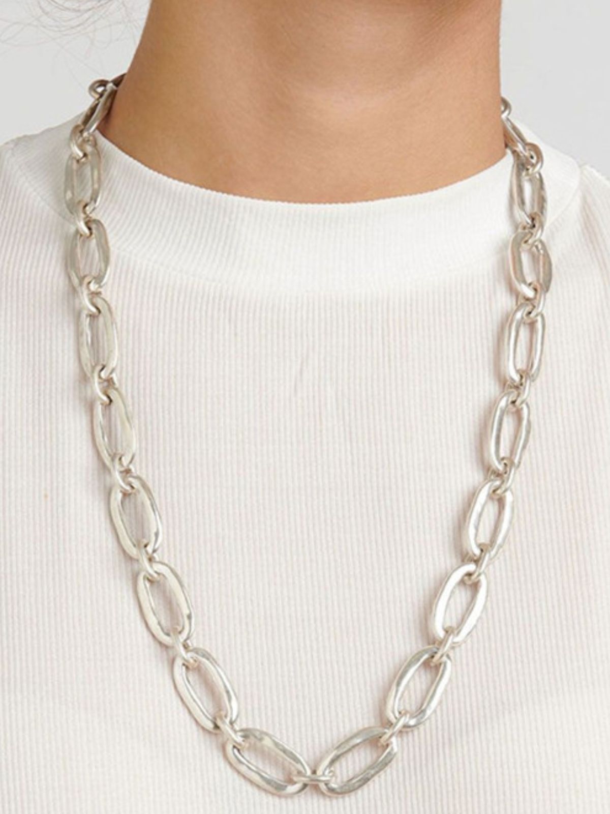 Collier chaîne argentée, maille graphique, UNOde50, design géométrique, bijou espagnol, modèle Nanie - Collier - Or 45 - 50 cm