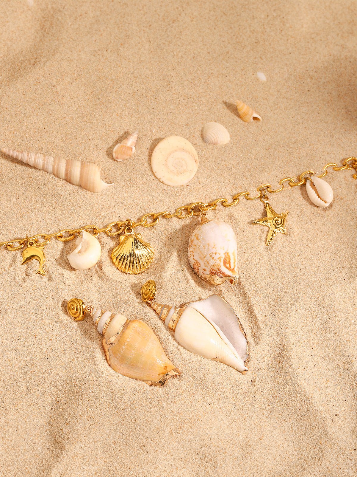 Collier chaîne coquillages doré, acier inoxydable, breloques étoiles, lune, crustacés, modèle Ura - Collier - Or 45 +5 cm