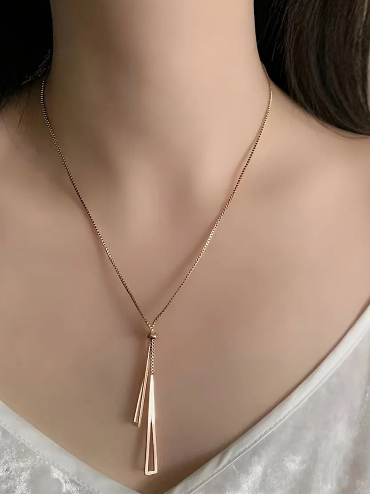 Collier chaîne triangle femme, acier titane, long, style géométrique, bijou moderne, modèle Fadoi - Collier - Or 30 - 40 cm