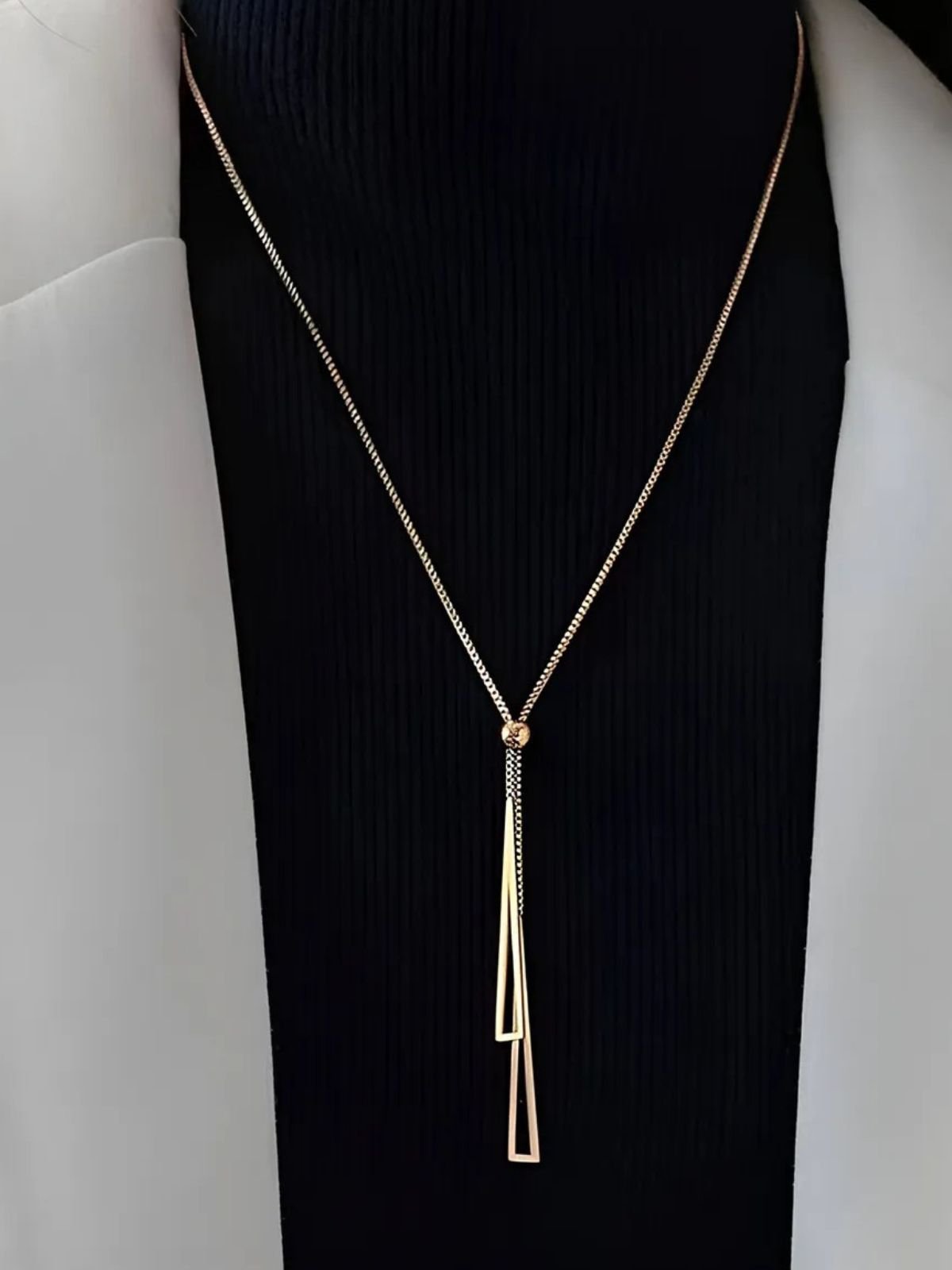 Collier chaîne triangle femme, acier titane, long, style géométrique, bijou moderne, modèle Fadoi - Collier - Argent 30 - 40 cm