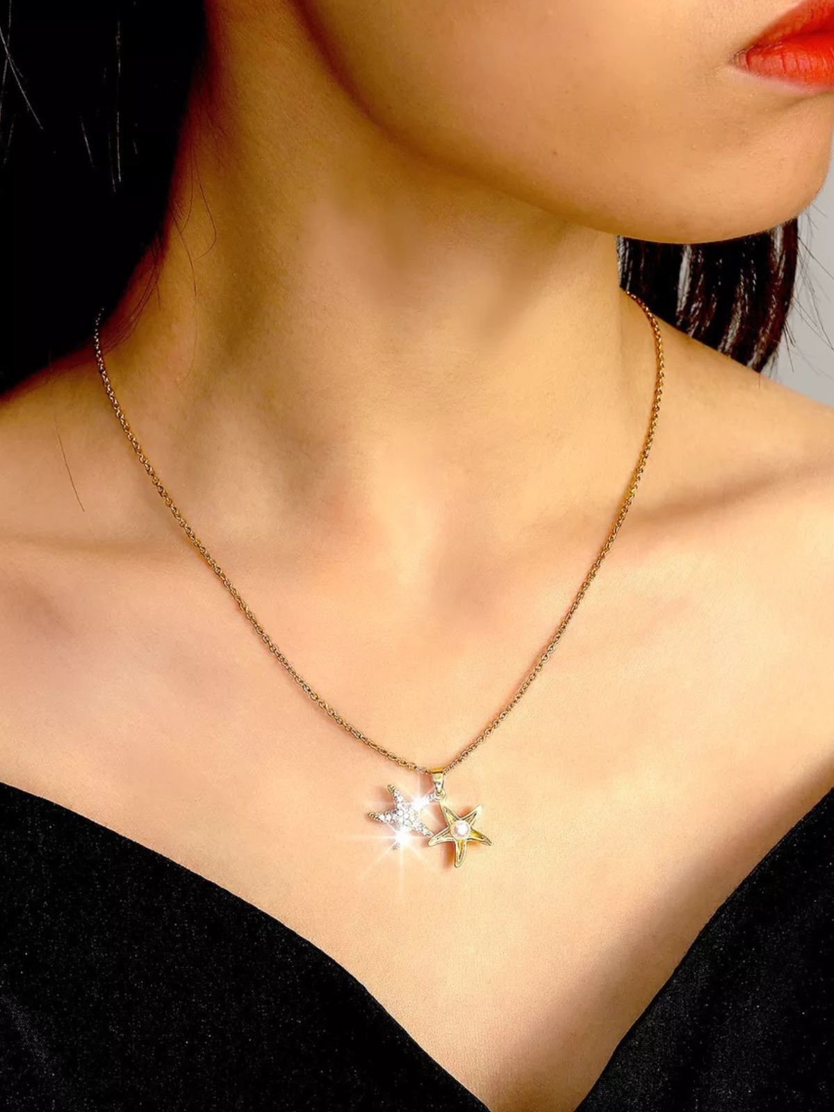 Collier étoile de mer, acier titane, zircons scintillants, chaîne clavicule femme, bijou lumineux 2024, modèle Nathalie - Collier - Or 42 cm