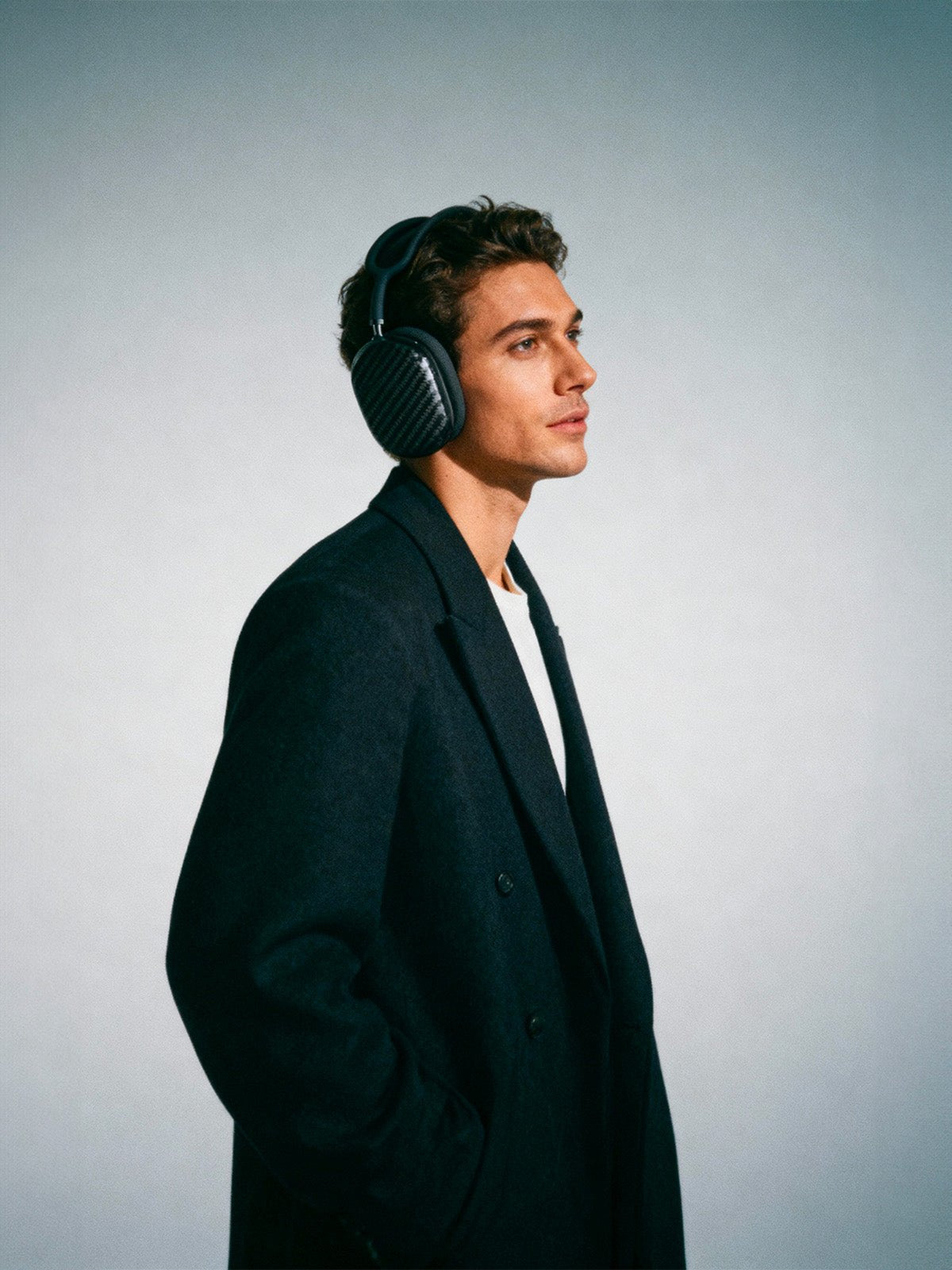 Coque AirPods Max carbone, protection intégrale, design léger, texture fibre carbone, accessoire premium, modèle Eryx - Accessoire AirPods Max - Carbone