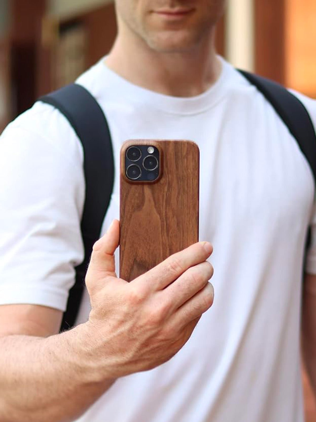 Coque iPhone bois naturel, protection raffinée, design ultra - fin, toucher doux, look moderne, compatible charge sans fil, modèle Cyril - Coque iPhone - Bois de Rose Prestige iPhone 12