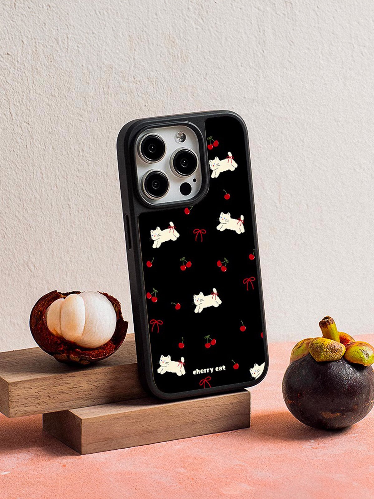 Coque iPhone Cherry cat, Protection anti - choc, motif chat cerise, Coque douce antirayures, compatible MagSafe, Design Mignon Noir, modèle Molly - Coque iPhone - Noir iPhone 12