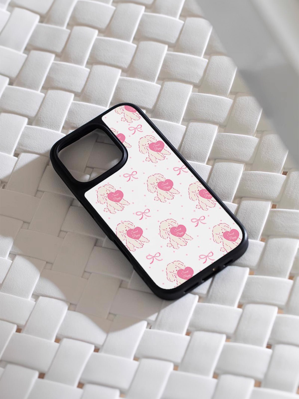 Coque iPhone cœur petit chien, protection anti - choc, design mignon rose, compatible MagSafe, contour noir résistant, modèle Yila - Coque iPhone - Blanc et rose iPhone 12