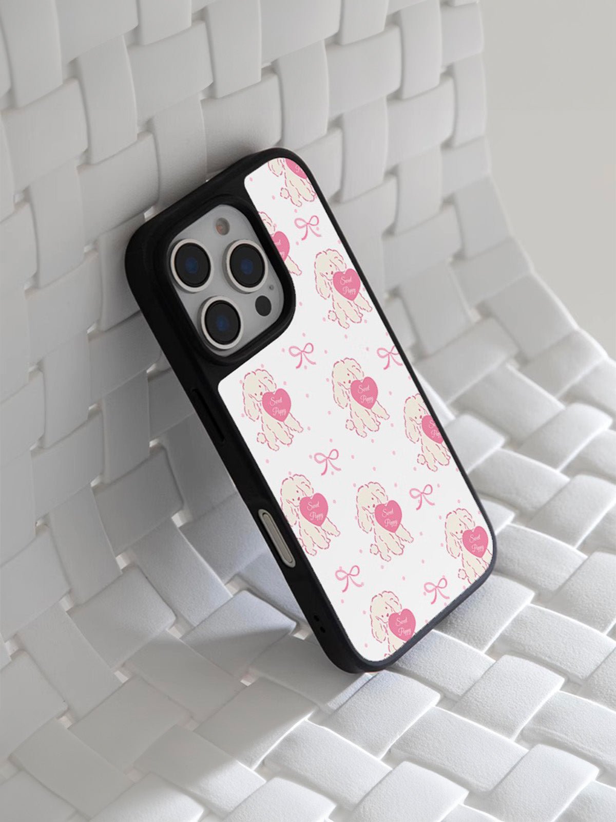 Coque iPhone cœur petit chien, protection anti - choc, design mignon rose, compatible MagSafe, contour noir résistant, modèle Yila - Coque iPhone - Blanc et rose iPhone 12