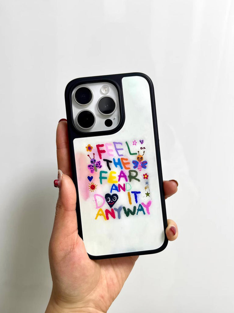 Coque iPhone douce au toucher, motif coloré Feel the Fear and Do It Anyway, protection anti - choc, dos effet verre mat, compatible MagSafe, style créatif et amusant, modèle Perrine - Coque iPhone - Blanc iPhone 12
