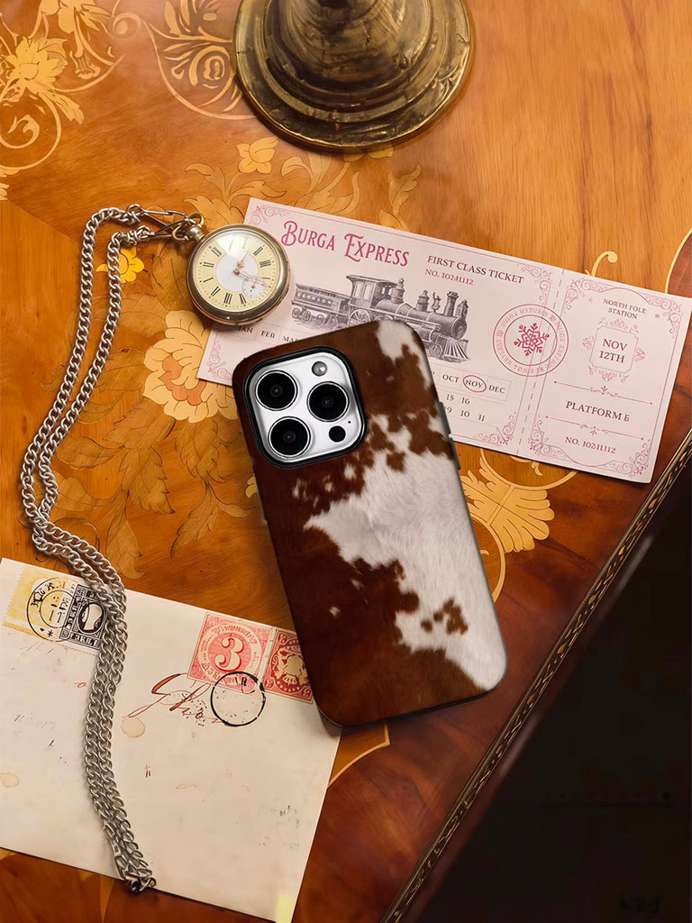 Coque iPhone imprimé vache marron blanc, coque rigide aimantée MagSafe, imprimé animalier réaliste, coque protectrice fine, magsafe, modèle Colta - Coque iPhone - Marron et blanc iPhone 13