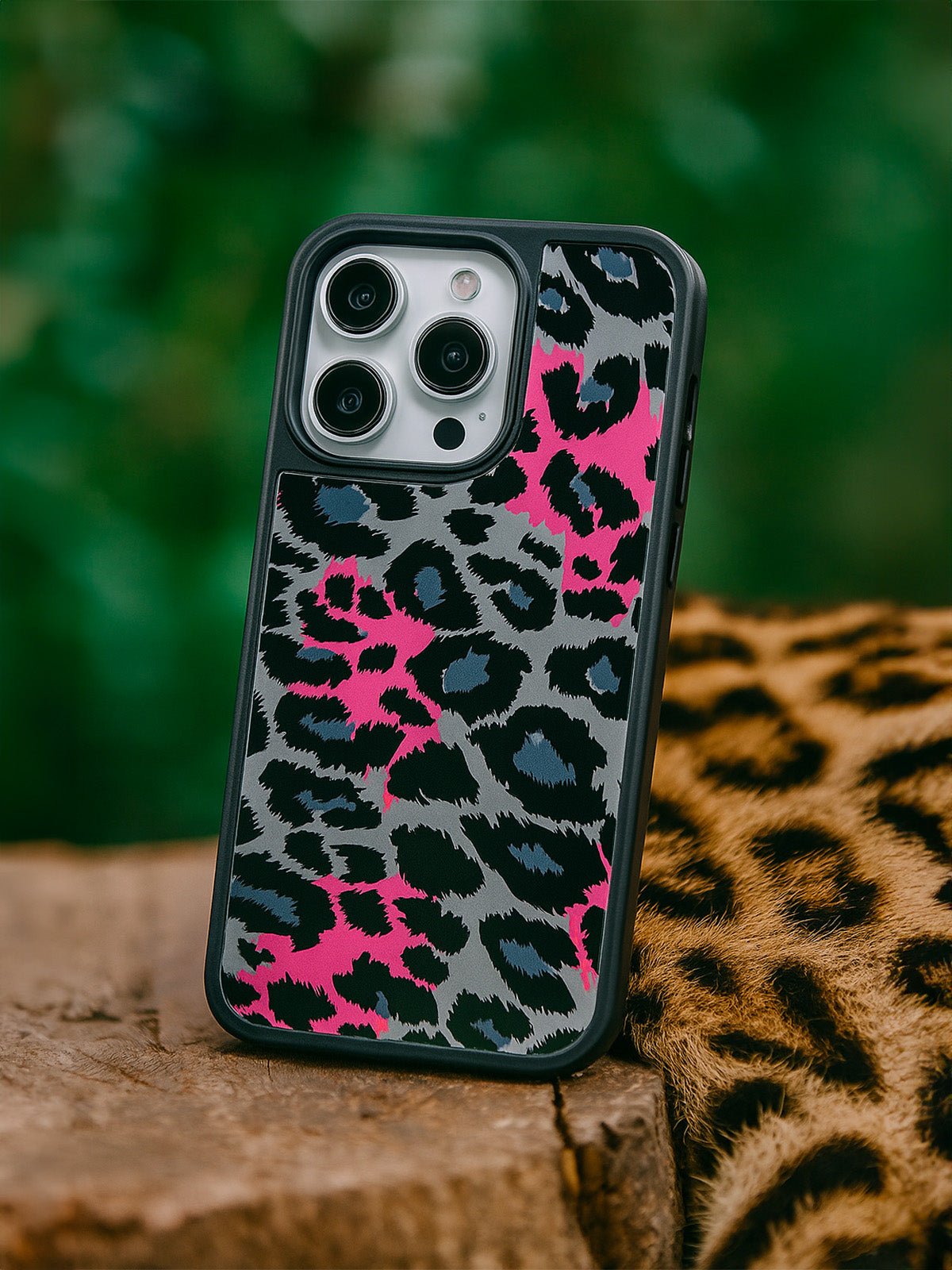 Coque iPhone léopard violet et rose, motif audacieux, protection complète, verre doux au toucher, compatible MagSafe, modèle Olyra - Coque iPhone - Gris et rose iPhone 12