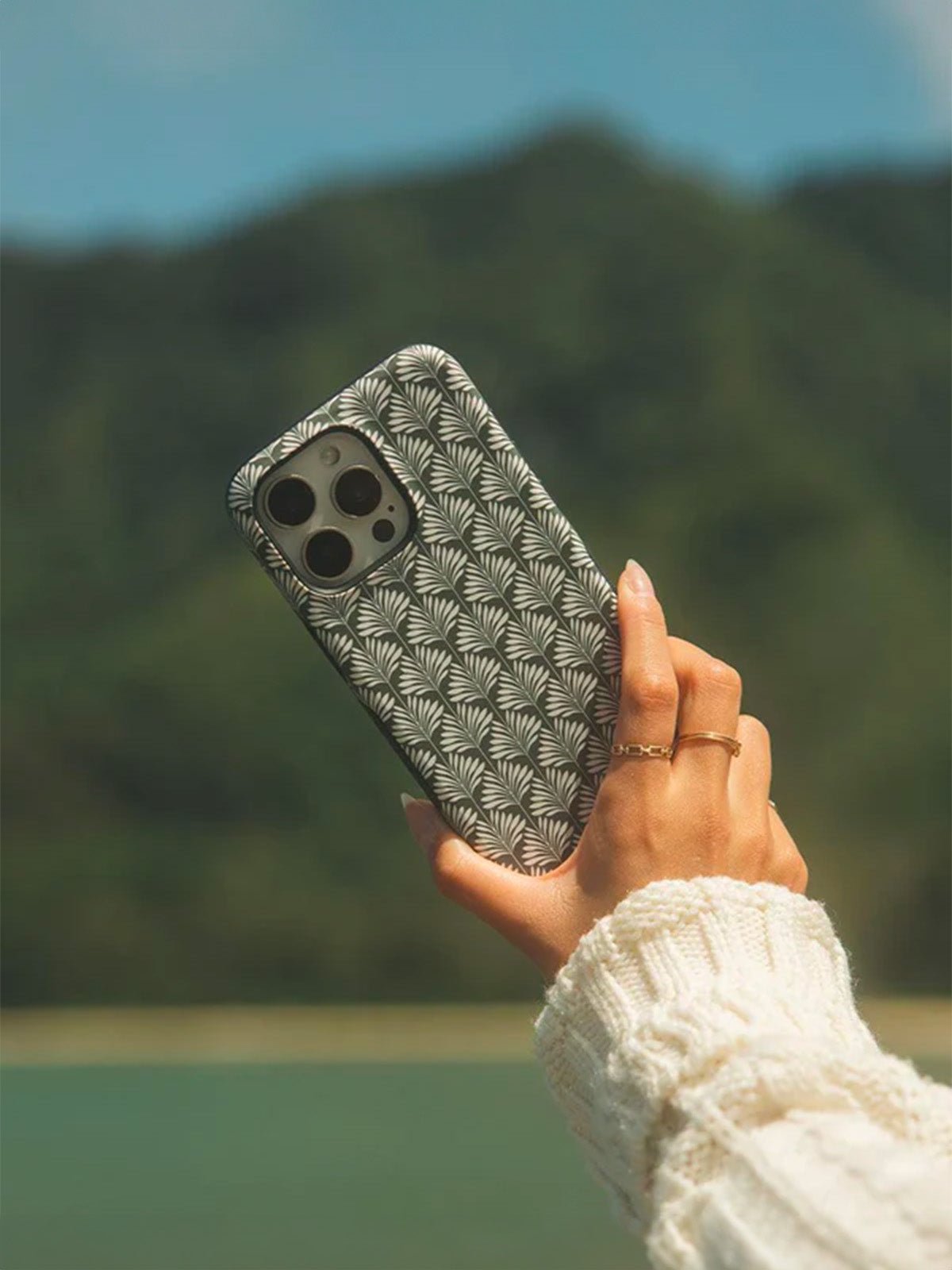 Coque iPhone magnétique double couche motif végétal, protection renforcée, compatibilité MagSafe, texture matte ou brillante, style graphique, toucher doux, modèle Térane - Coque iPhone - Vert foncé iPhone X