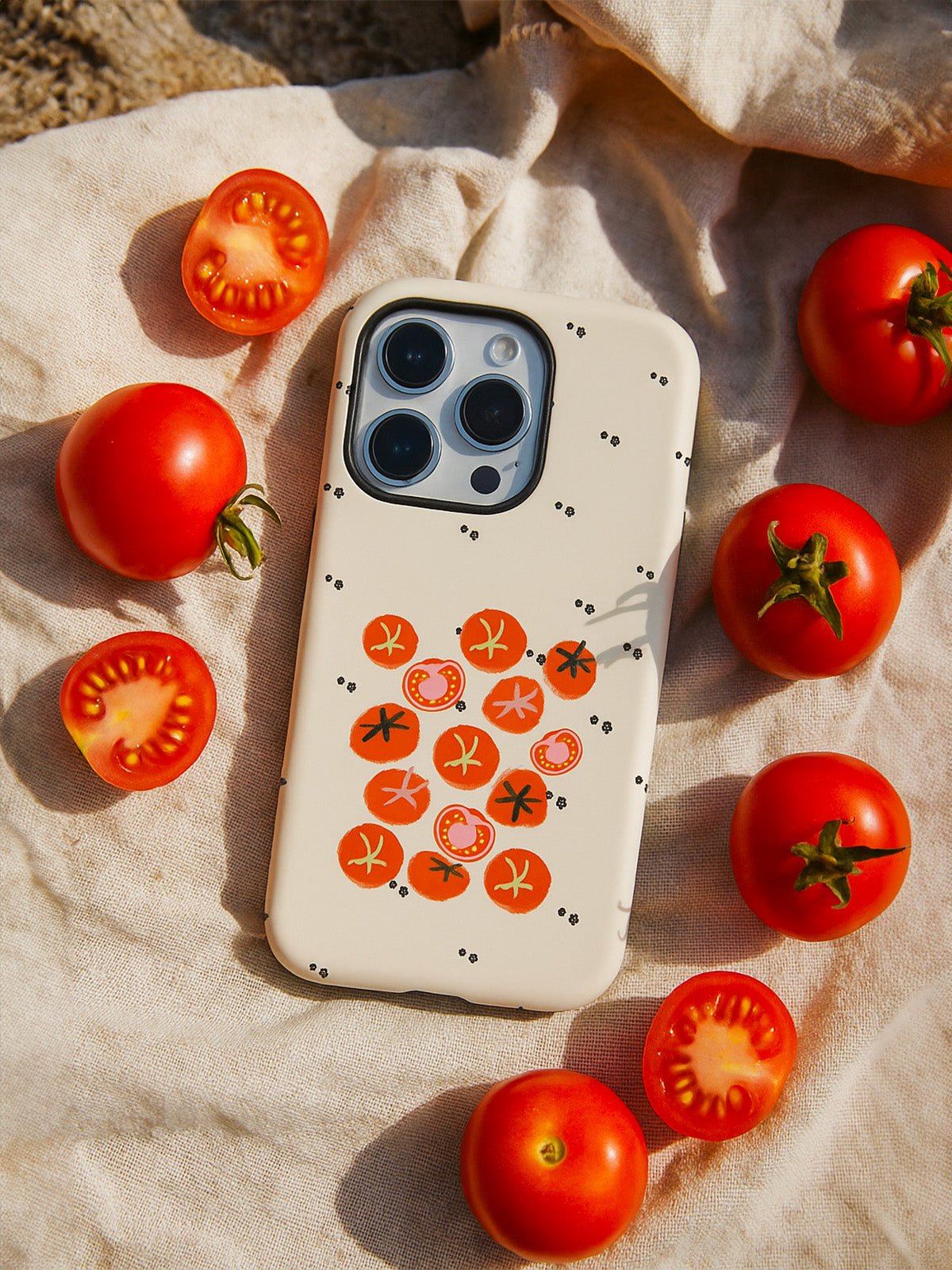Coque iPhone motif tomates, protection renforcée anti - choc, finition mate, design créatif, compatible charge sans fil, modèle Tama - Coque iPhone - Blanc iPhone XR