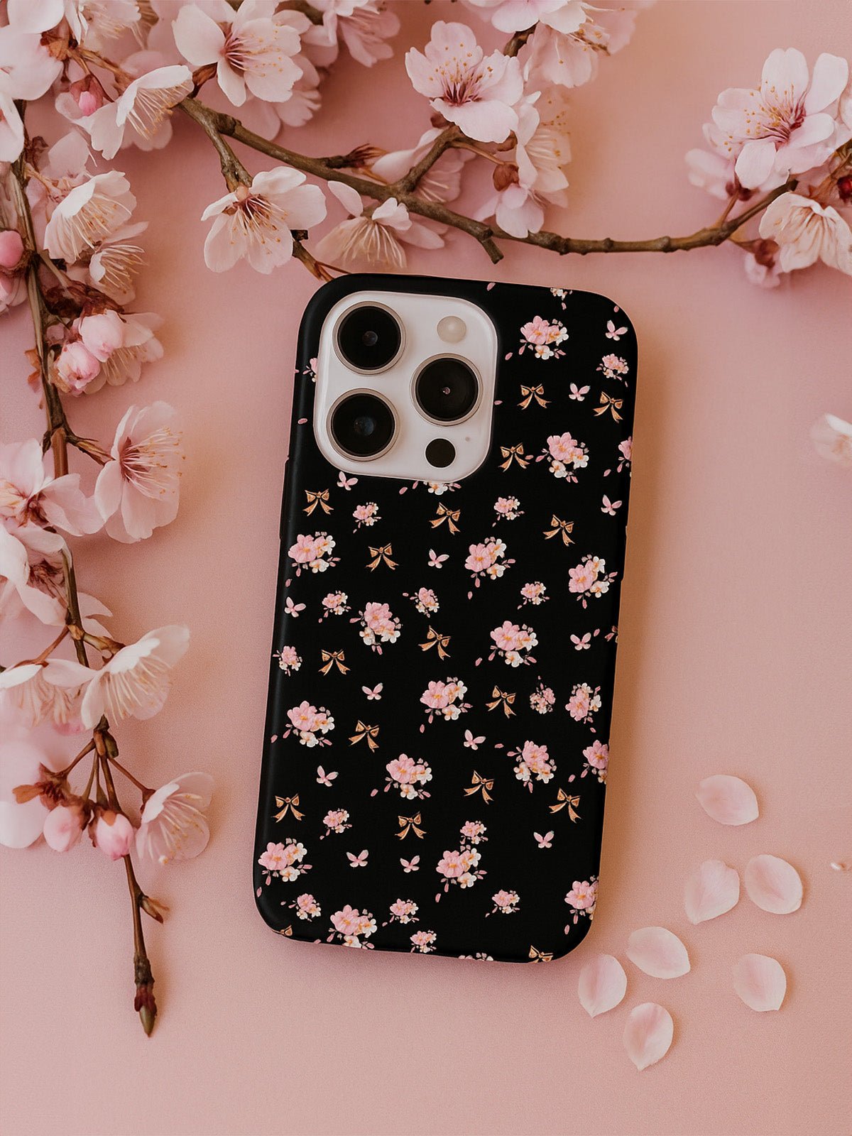 Coque iPhone noire fleurs sakura, motif floral délicat, protection intégrale antichoc, surface mate, design raffiné, modèle Sakura - Coque iPhone - Noir iPhone XR