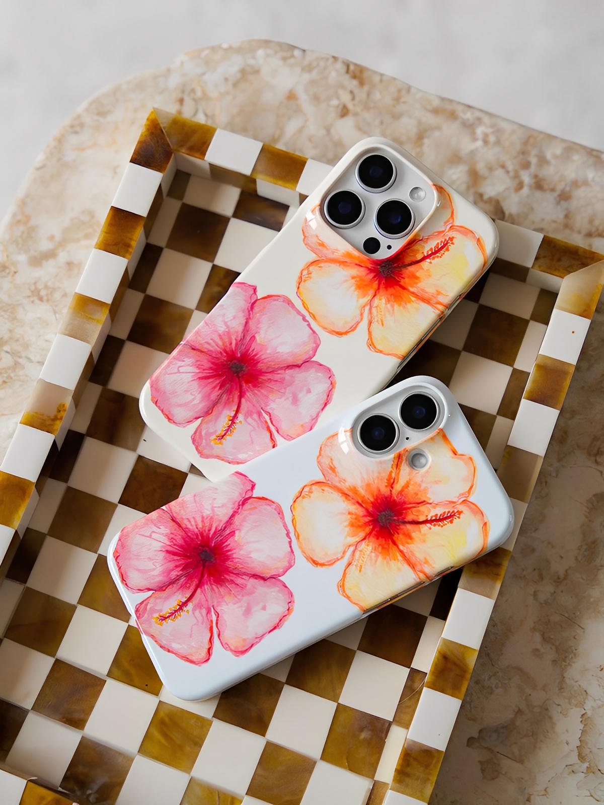 Coque iPhone, protection anti - choc, impression numérique, style artistique, coque rigide fine, compatible MagSafe, modèle Kaelith - Coque iPhone - Beige iPhone 13