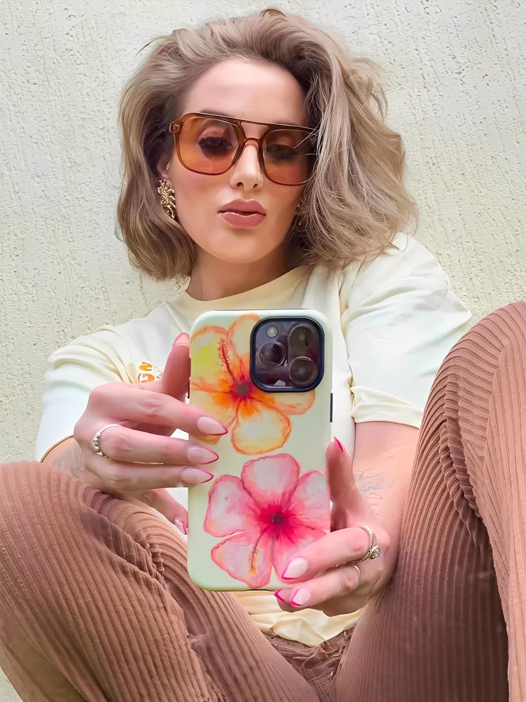 Coque iPhone, protection anti - choc, impression numérique, style artistique, coque rigide fine, compatible MagSafe, modèle Kaelith - Coque iPhone - Beige iPhone 13