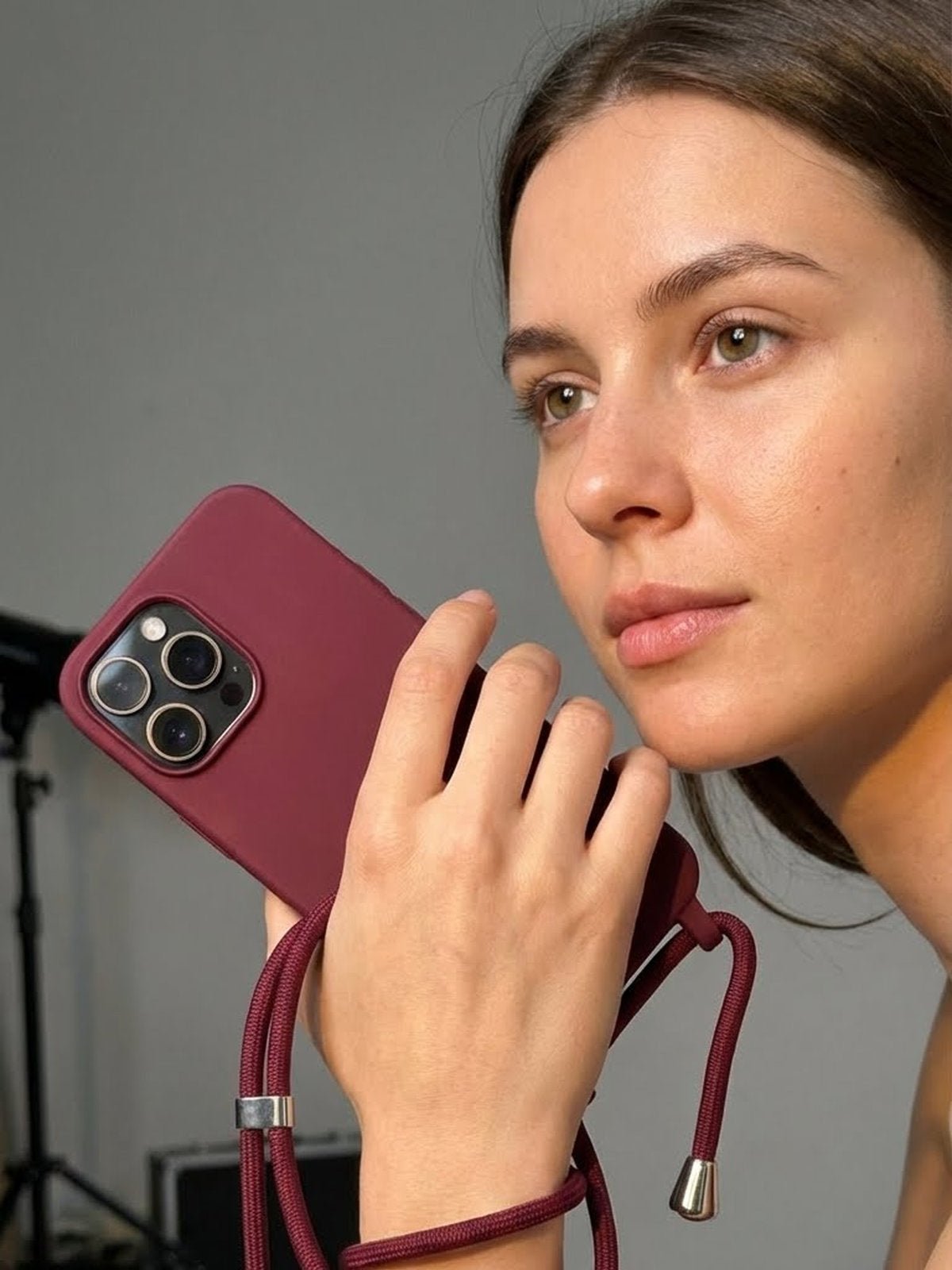 Coque iPhone, protection intégrale, avec anneaux et cordon de sécurité, angles renforcés, fine et légère, compatible MagSafe, modèle Tresure - Coque iPhone - Bordeaux iPhone 13