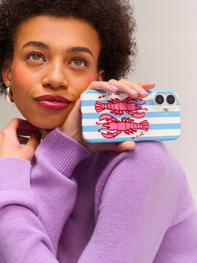 Coque iPhone rayée bleue et blanche, homards roses, protection intégrale, style graphique marin, finition brillante, modèle Liana - Coque iPhone - Bleu et blanc iPhone 13