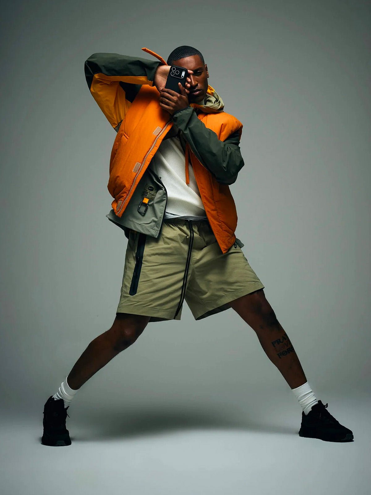 Coque iPhone silicone liquide, douce au toucher, protection intégrale, antichoc, design mat, rebords caméra renforcés, modèle Zerbi - Coque iPhone - Noir iPhone 13