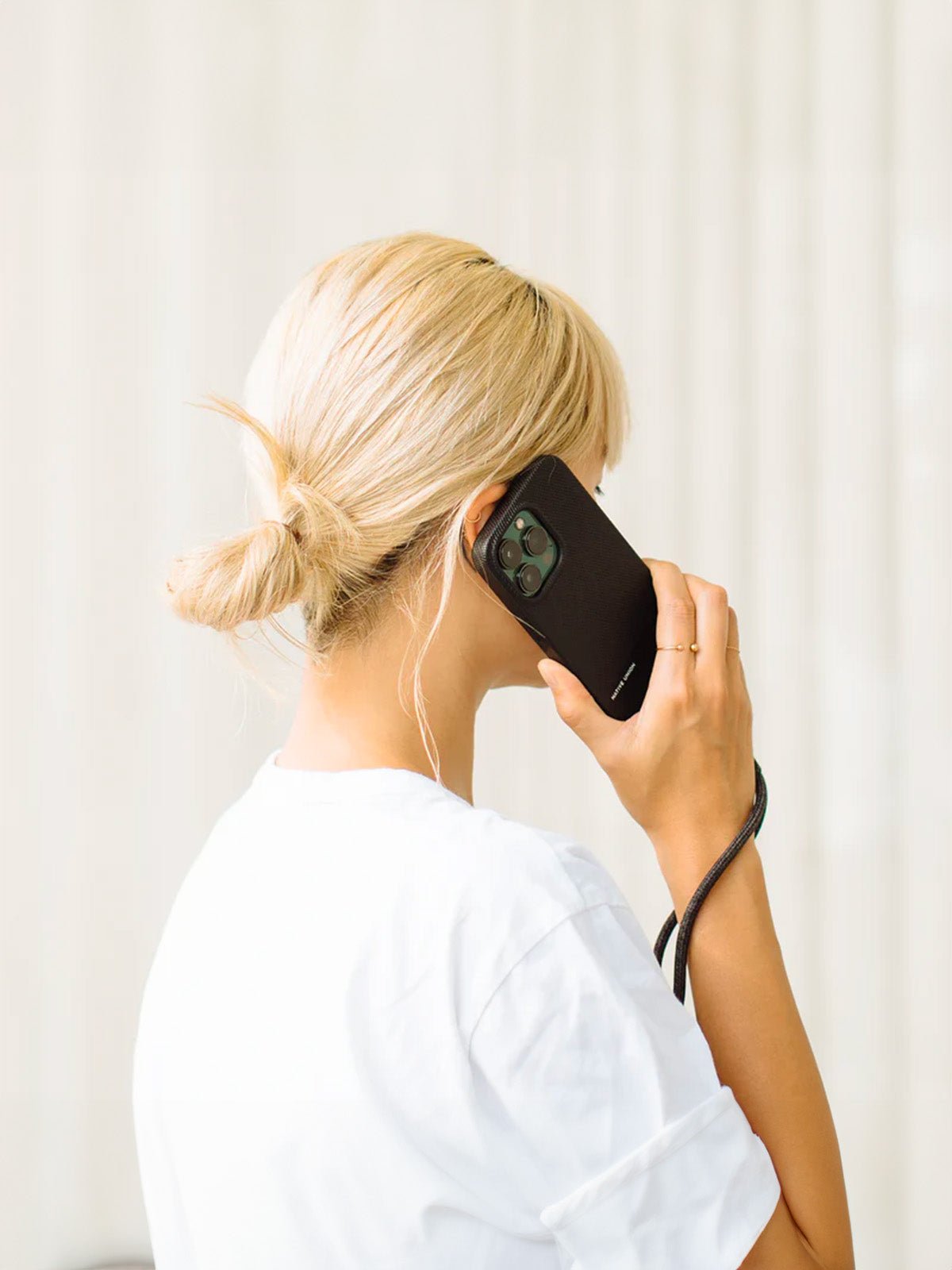 Cordon de téléphone, tour de cou réglable, cordon anti - chute smartphone, sangle tressée polyester, mousqueton métal robuste, modèle Bastine - Cordon de téléphone - Noir