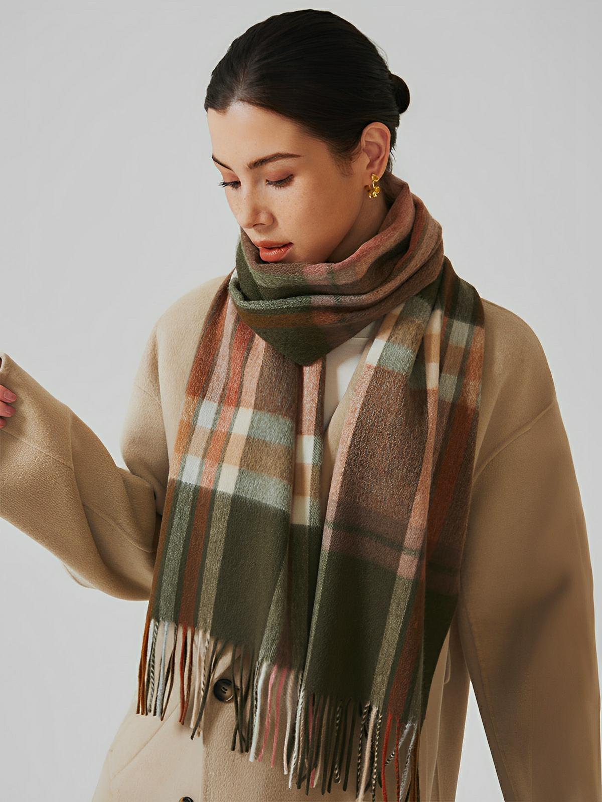 Écharpe 100% laine à carreaux pour femme, chaude et douce pour l'automne - hiver, format long avec franges, style chic et enveloppant, modèle Kiara - Écharpe - Multicolore