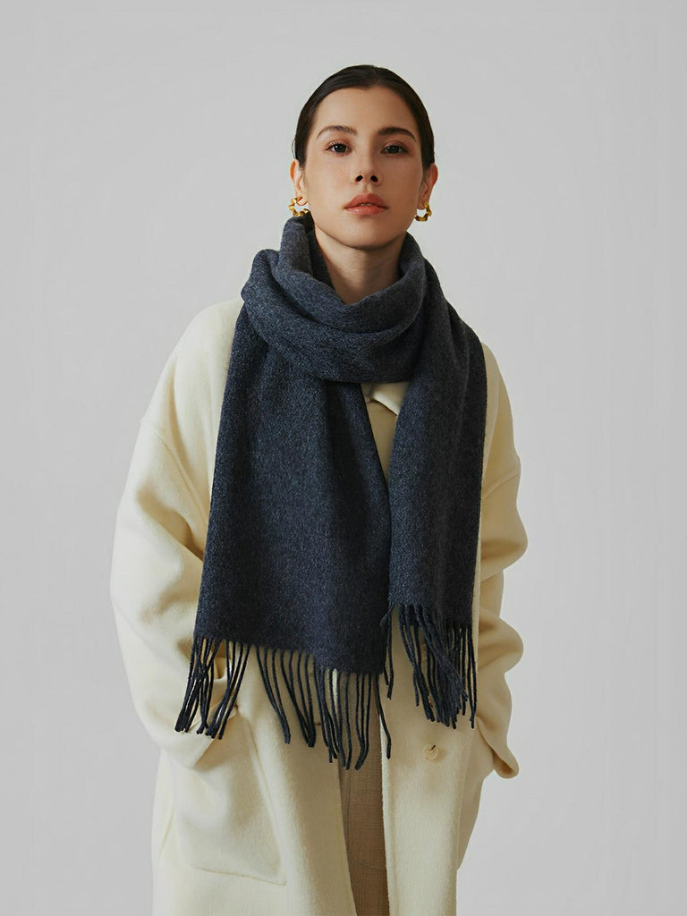 Écharpe chaude en laine douce pour femme, accessoire hivernal long à franges, confort thermique 100% laine naturelle, modèle Wilma - Écharpe - Gris foncé