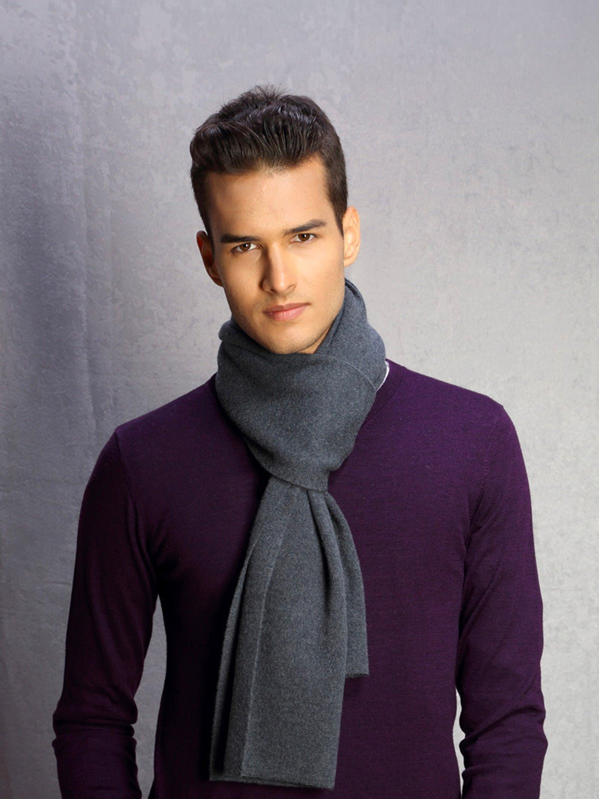 Écharpe chaude en laine, douceur enveloppante pour l’hiver, parfaite pour les journées froides, accessoire incontournable du quotidien, pour l'homme moderne, modèle Mike - Écharpe - Gris foncé