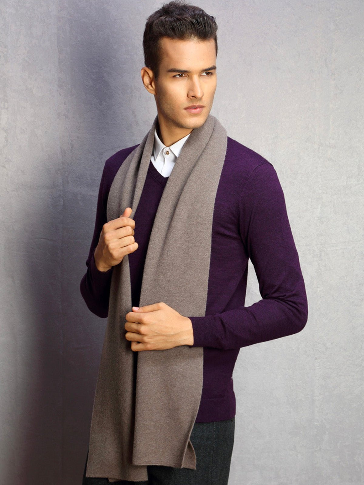 Écharpe chaude en laine, douceur enveloppante pour l’hiver, parfaite pour les journées froides, accessoire incontournable du quotidien, pour l'homme moderne, modèle Mike - Écharpe - Taupe