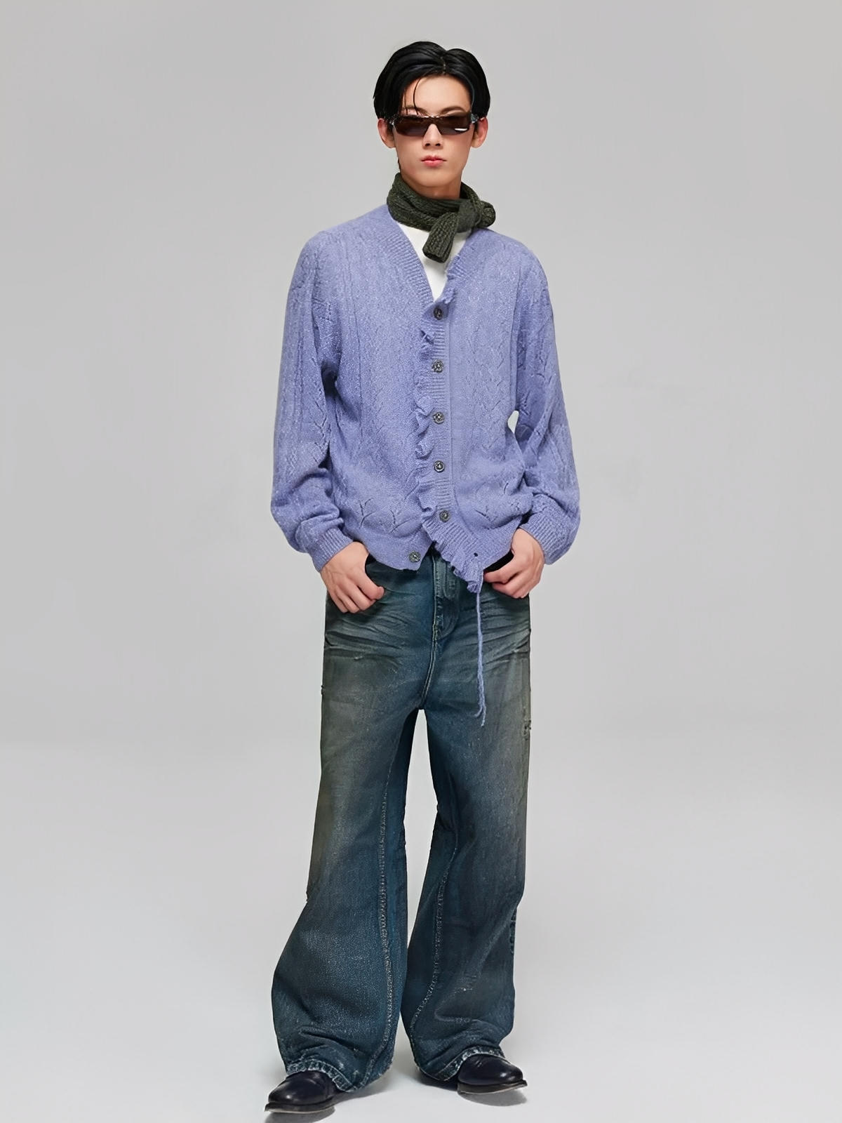 Écharpe courte unisexe en laine mélangée, mini foulard tricoté, douceur chaude pour l’hiver, style minimal chic, accessoire tendance automne hiver, modèle Migène - Écharpe - Vert foncé