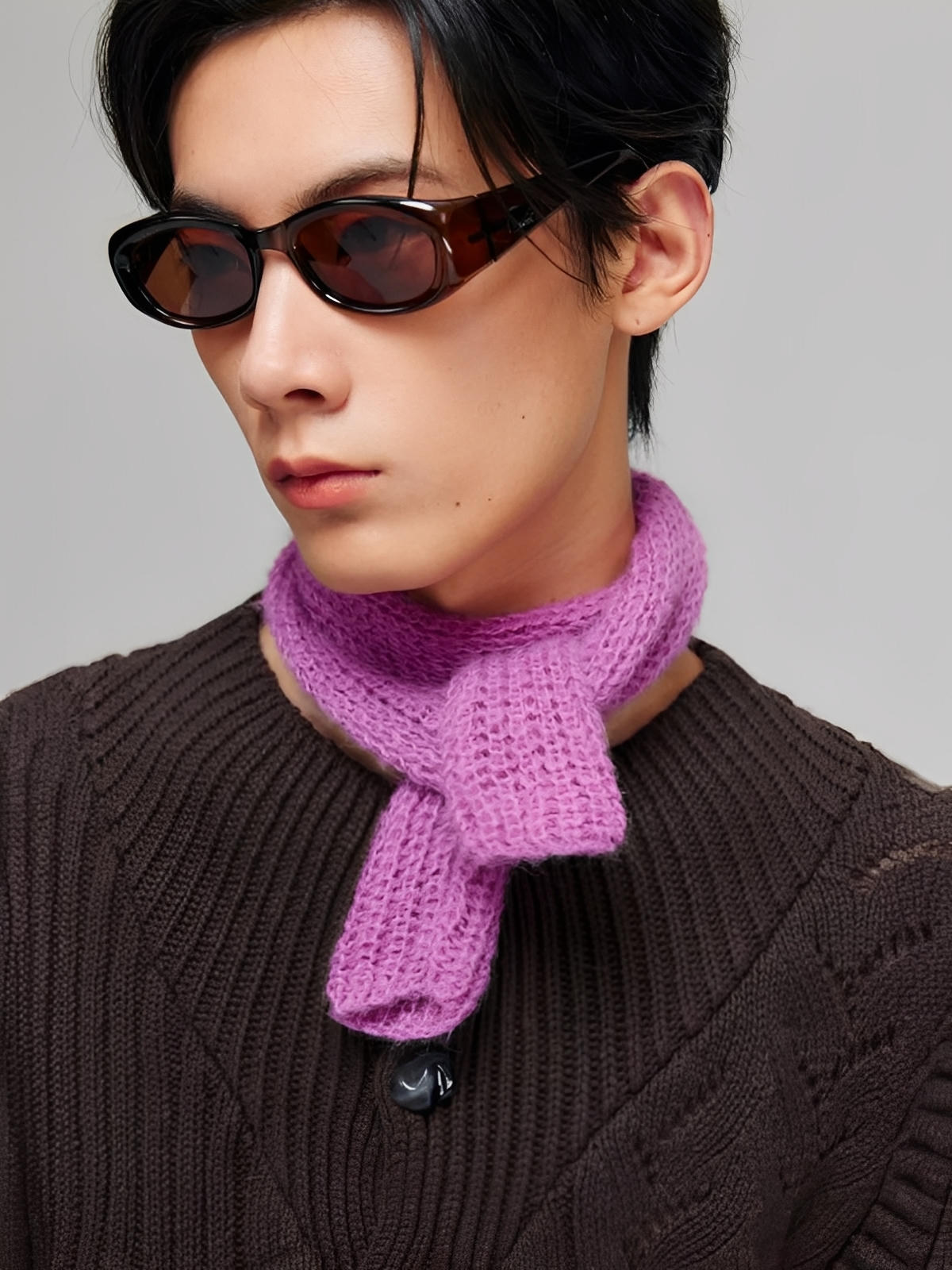 Écharpe courte unisexe en laine mélangée, mini foulard tricoté, douceur chaude pour l’hiver, style minimal chic, accessoire tendance automne hiver, modèle Migène - Écharpe - Rose